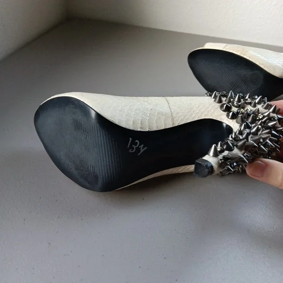 Sam Edelman Shoes Womens 8M Peep Toe Cream Leather Metal Spikes Punk Rock Biker - Picture 9 of 16